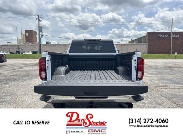 GMC Sierra 2500HD Vehicle Full-screen Gallery Image 23