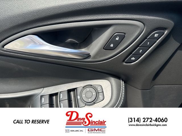 Buick Encore GX Vehicle Full-screen Gallery Image 13