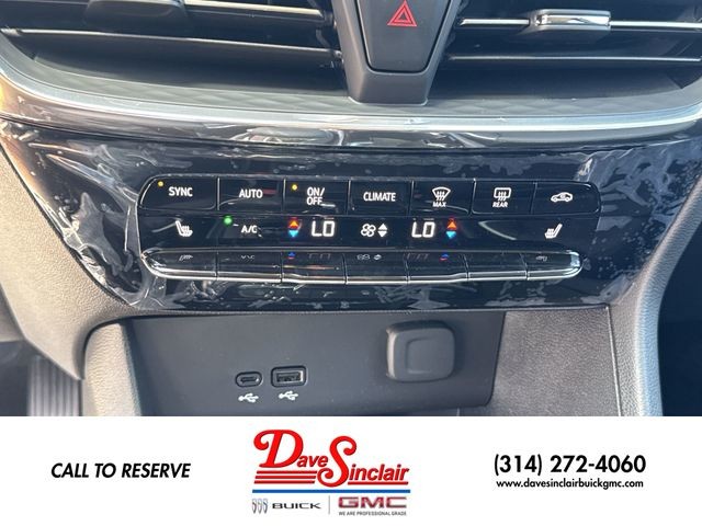 Buick Encore GX Vehicle Full-screen Gallery Image 18