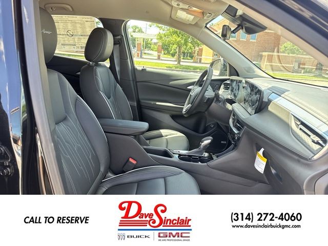 Buick Encore GX Vehicle Full-screen Gallery Image 23
