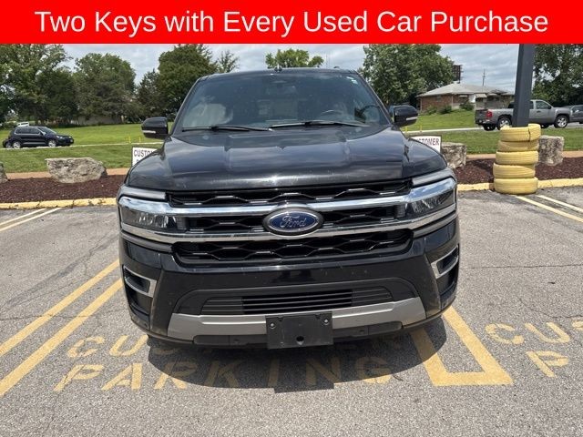 Ford Expedition Vehicle Full-screen Gallery Image 05