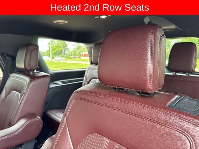 Ford Expedition Vehicle Full-screen Gallery Image 10