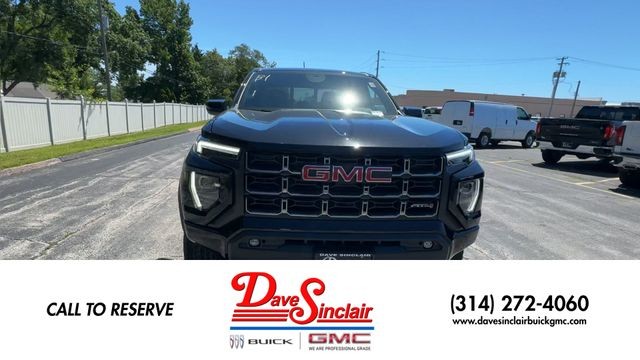 GMC Canyon Vehicle Full-screen Gallery Image 03