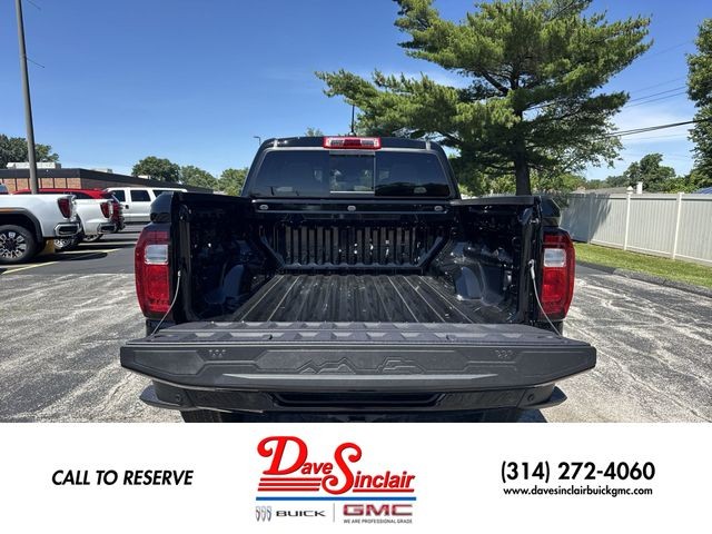 GMC Canyon Vehicle Full-screen Gallery Image 23