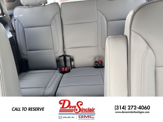 GMC Yukon Vehicle Full-screen Gallery Image 14