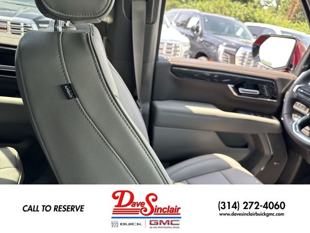 GMC Yukon Vehicle Full-screen Gallery Image 16