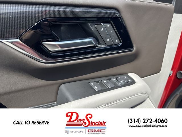GMC Yukon Vehicle Full-screen Gallery Image 21