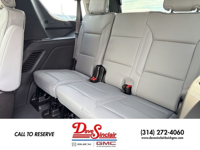 GMC Yukon Vehicle Full-screen Gallery Image 31