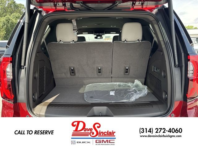 GMC Yukon Vehicle Full-screen Gallery Image 32