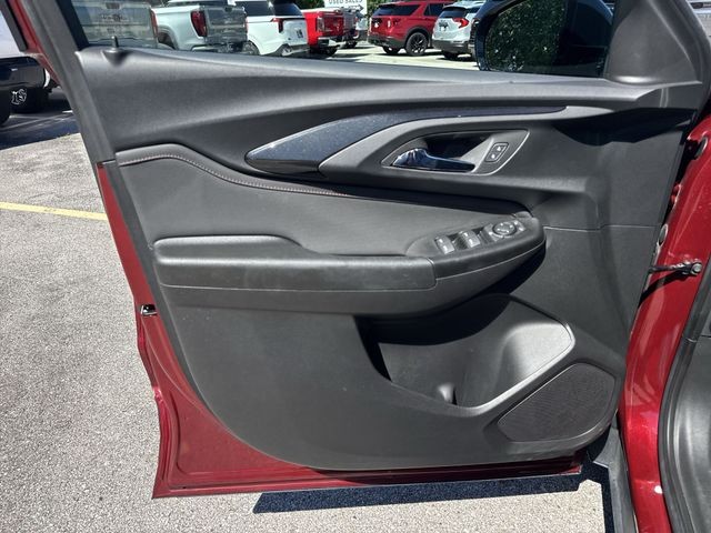 Chevrolet TrailBlazer Vehicle Full-screen Gallery Image 25