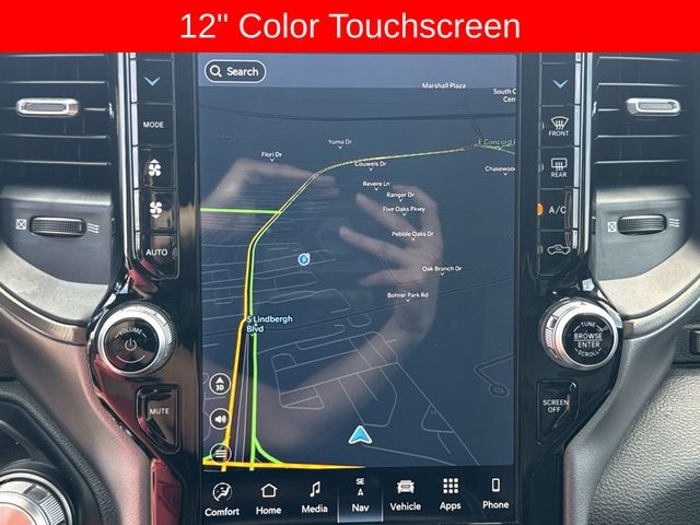 Ram 1500 Vehicle Full-screen Gallery Image 18