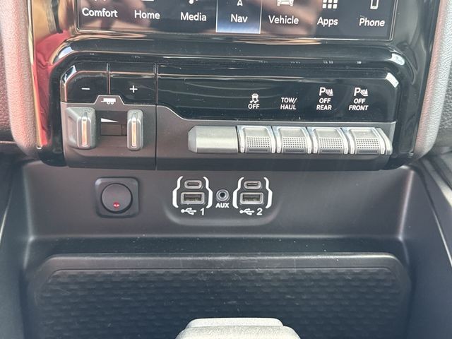 Ram 1500 Vehicle Full-screen Gallery Image 22
