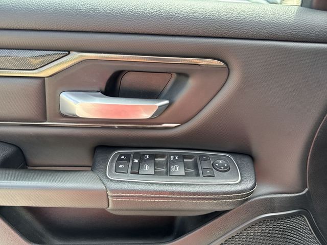 Ram 1500 Vehicle Full-screen Gallery Image 28