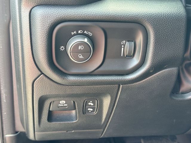 Ram 1500 Vehicle Full-screen Gallery Image 39