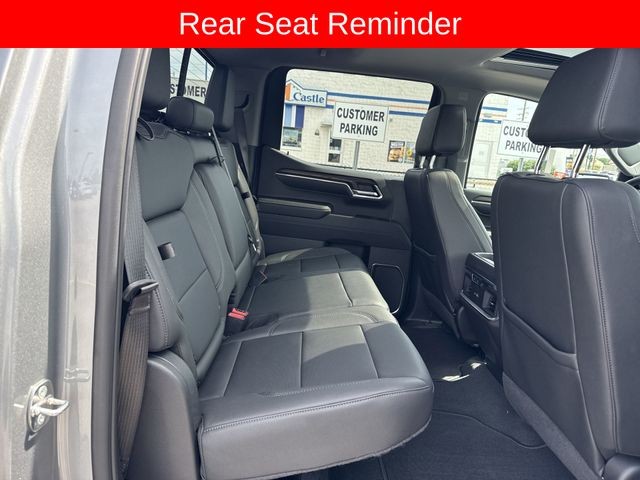 GMC Sierra 1500 Vehicle Full-screen Gallery Image 32