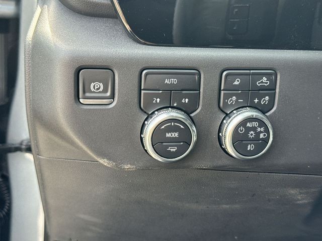 GMC Sierra 1500 Vehicle Full-screen Gallery Image 40