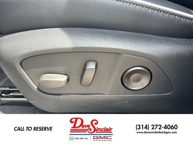 Buick Enclave Vehicle Full-screen Gallery Image 12