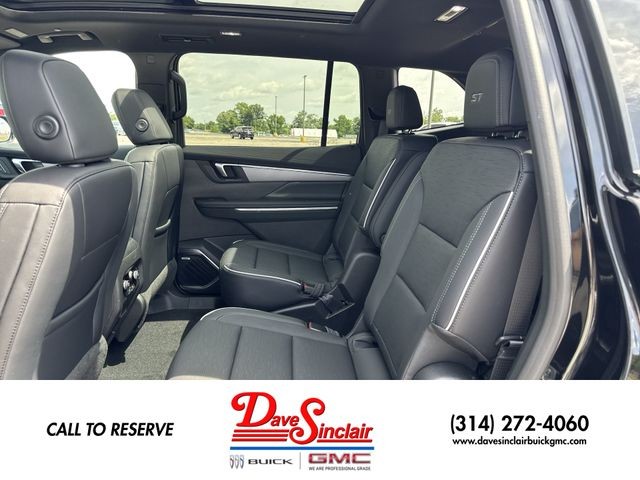 Buick Enclave Vehicle Full-screen Gallery Image 23