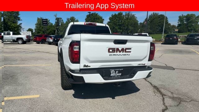 GMC Canyon Vehicle Full-screen Gallery Image 09