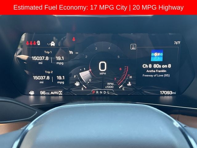 GMC Canyon Vehicle Full-screen Gallery Image 15