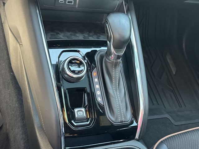 GMC Canyon Vehicle Full-screen Gallery Image 20