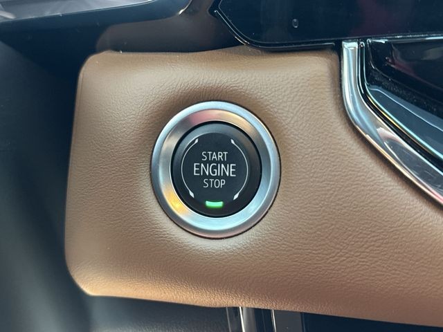 GMC Canyon Vehicle Full-screen Gallery Image 21