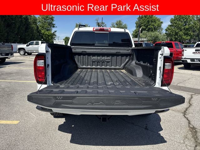 GMC Canyon Vehicle Full-screen Gallery Image 29