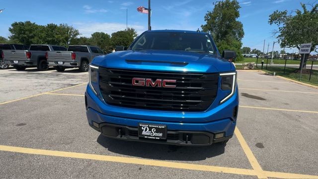 GMC Sierra 1500 Vehicle Full-screen Gallery Image 03