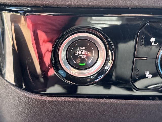 GMC Sierra 1500 Vehicle Full-screen Gallery Image 21
