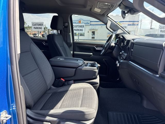 GMC Sierra 1500 Vehicle Full-screen Gallery Image 32