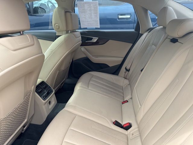 Audi A4 Vehicle Full-screen Gallery Image 05