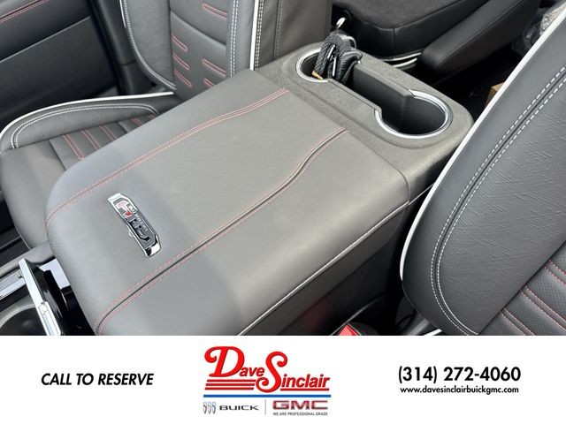 GMC Yukon Vehicle Full-screen Gallery Image 21