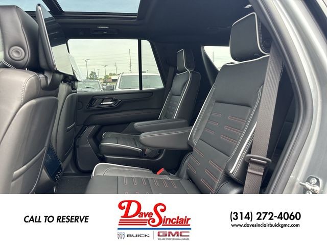 GMC Yukon Vehicle Full-screen Gallery Image 23