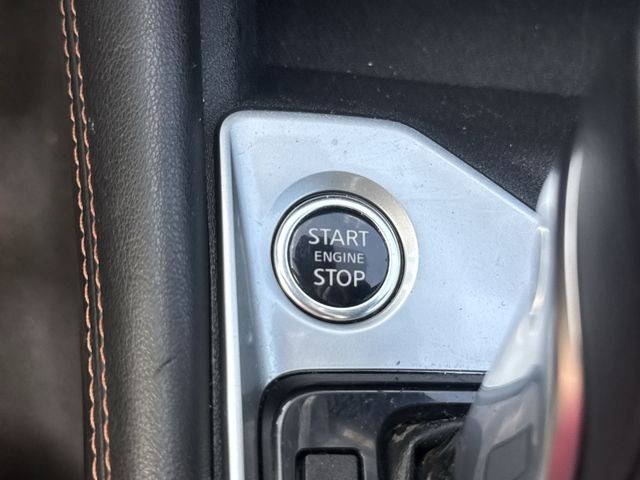 Nissan Altima Vehicle Full-screen Gallery Image 20