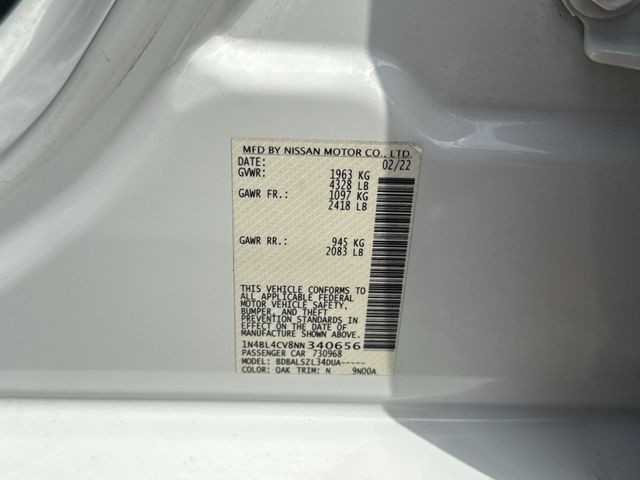 Nissan Altima Vehicle Full-screen Gallery Image 35