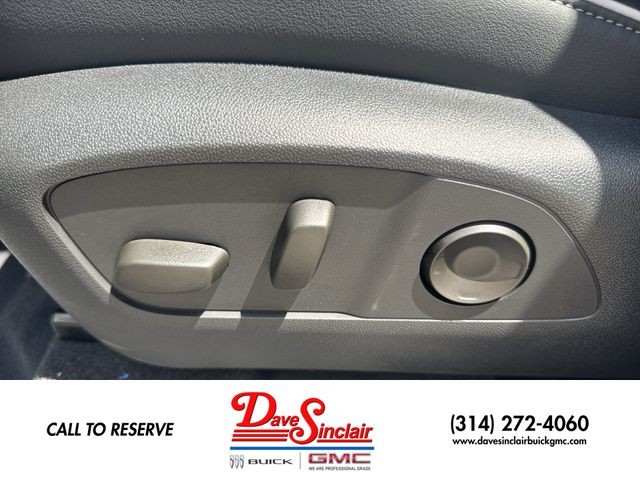 Buick Enclave Vehicle Full-screen Gallery Image 12
