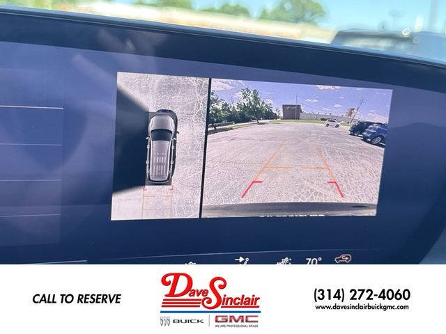 Buick Enclave Vehicle Full-screen Gallery Image 17