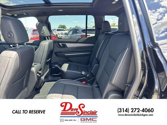 Buick Enclave Vehicle Full-screen Gallery Image 23