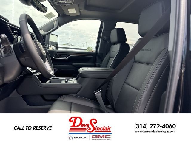 GMC Sierra 3500HD Vehicle Full-screen Gallery Image 11