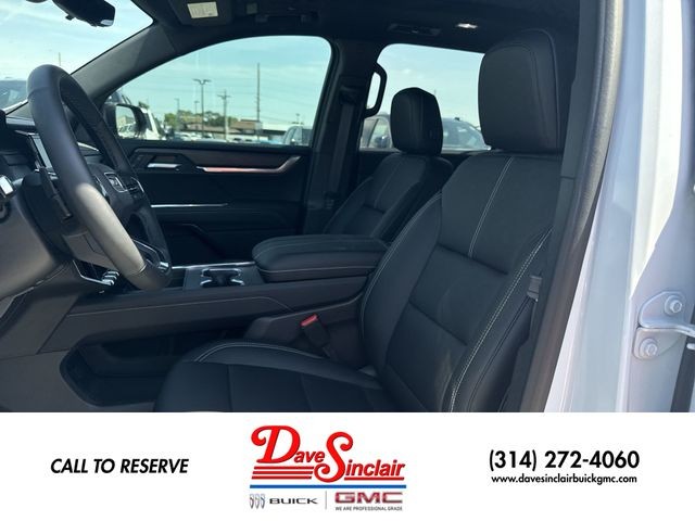 GMC Acadia Vehicle Full-screen Gallery Image 11