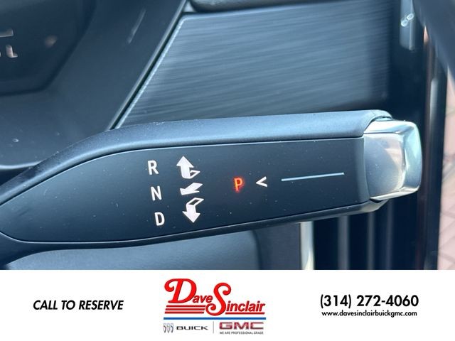 GMC Acadia Vehicle Full-screen Gallery Image 20