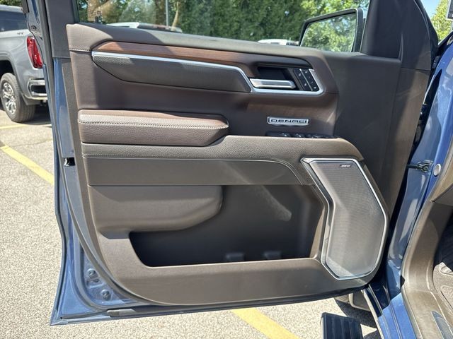 GMC Sierra 1500 Vehicle Full-screen Gallery Image 27