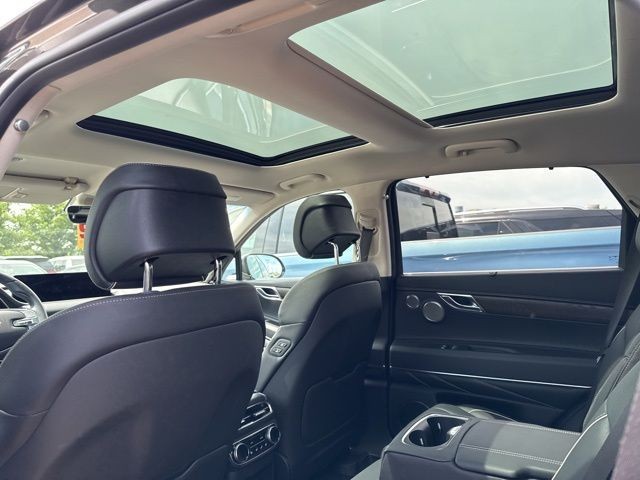 Genesis GV80 Vehicle Full-screen Gallery Image 14