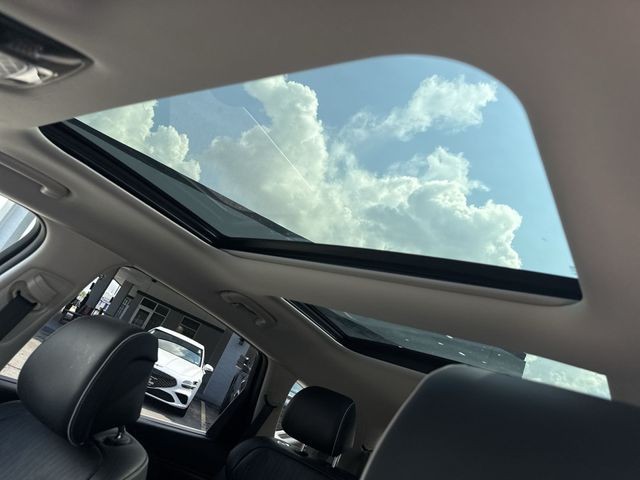 Genesis GV80 Vehicle Full-screen Gallery Image 23