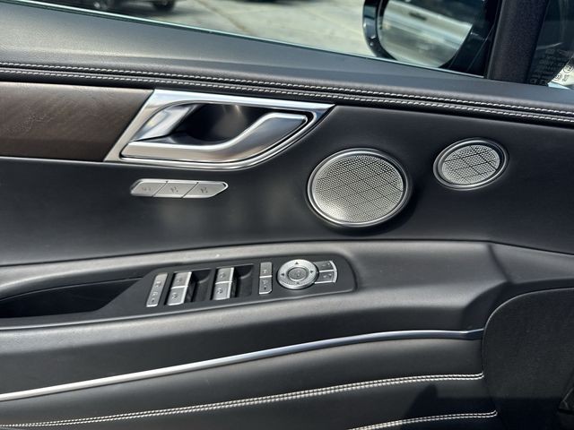 Genesis GV80 Vehicle Full-screen Gallery Image 28