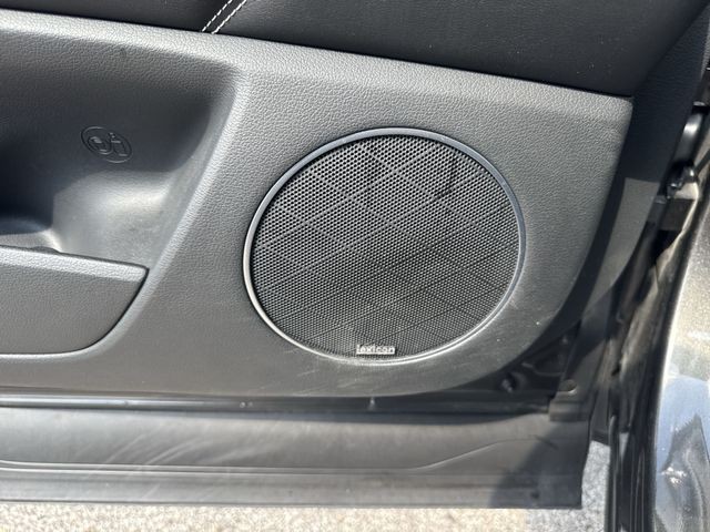 Genesis GV80 Vehicle Full-screen Gallery Image 29