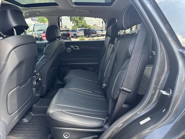 Genesis GV80 Vehicle Full-screen Gallery Image 30