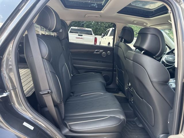 Genesis GV80 Vehicle Full-screen Gallery Image 32