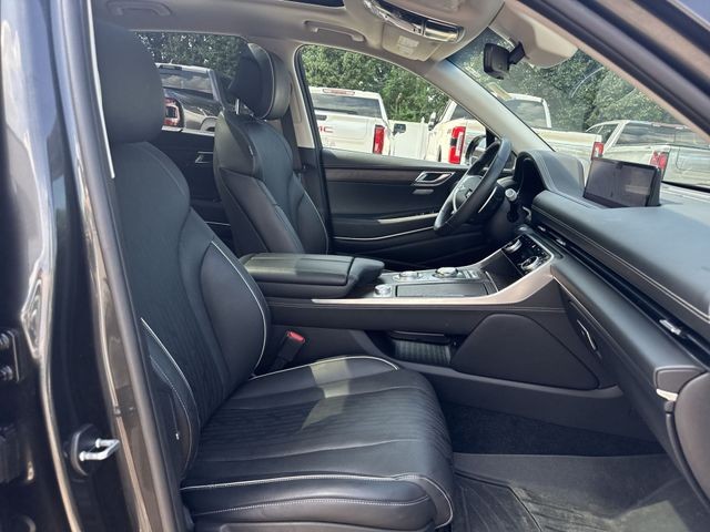 Genesis GV80 Vehicle Full-screen Gallery Image 33