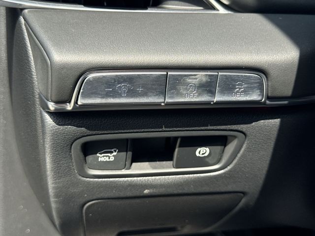 Genesis GV80 Vehicle Full-screen Gallery Image 40